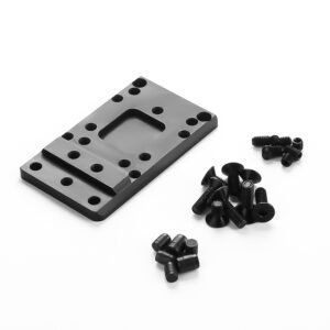 Multi-hole optic adapter plate with countersunk mounting screws and set screws
